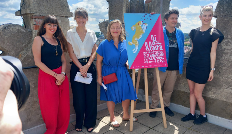 Zajíc běží vzhůru. Dokumentární Ji.hlava dnes představila letošní vizuál