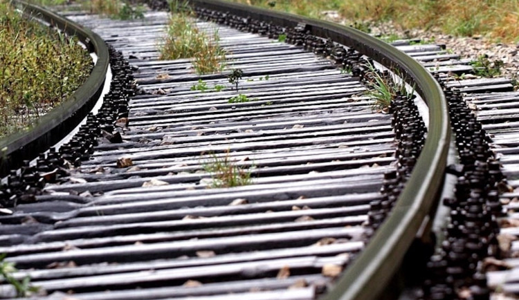 Na nádraží v Plané nad Lužnicí srazil vlak člověka