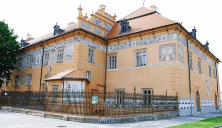 Piráti: Xenofobní Ortel na zámek do Prostějova nepatří. Máme svobodu projevu, oponuje město