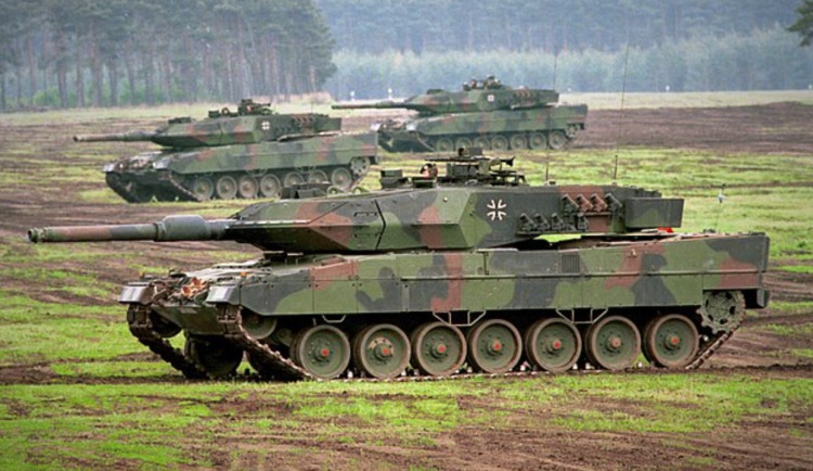 Německo zvažuje nákup 1 000 tanků a tisíců obrněnců pro NATO