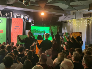 Kdo se nevešel, řval venku. Brněnské publikum premiéra nešetřilo