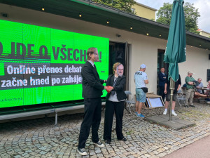 Kdo se nevešel, řval venku. Brněnské publikum premiéra nešetřilo