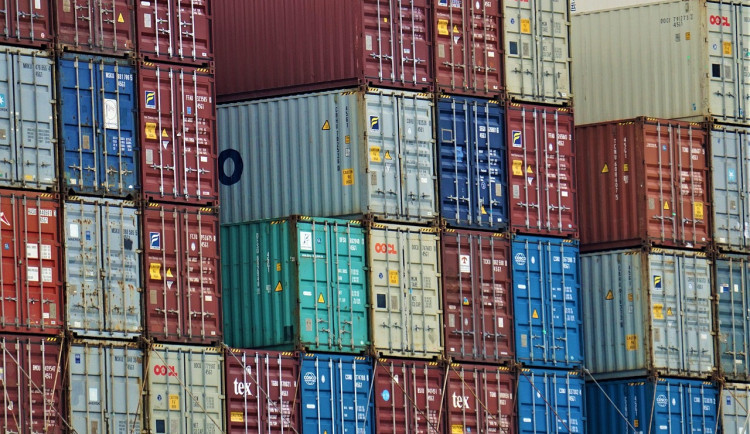 Meziročně vzrostly vývozní ceny o 0,3 %, dovozní klesly o 0,1 %