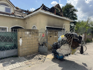 Ohořelá vila je noční můrou sousedů, problematický majiteli chce přestavět na obchodní dům