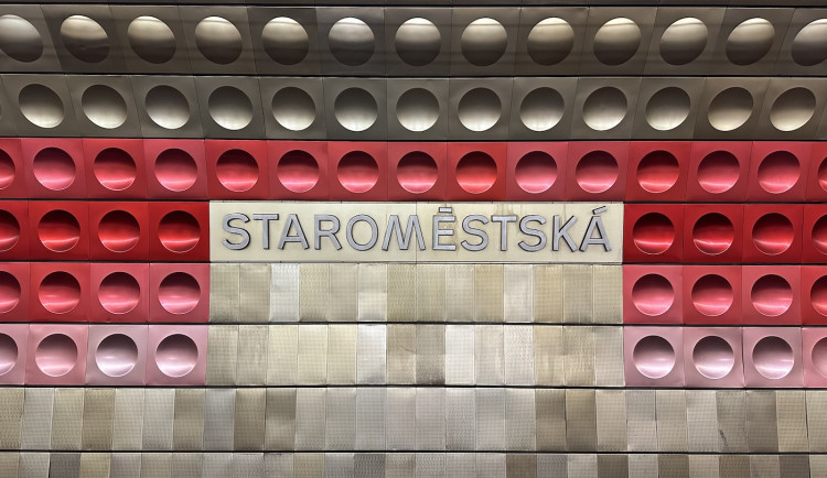 Staroměstskou po požáru eskalátoru znovu otevřou, ovšem jen pro výstup