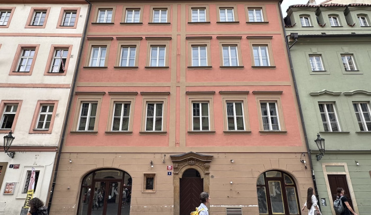 Dům je pár kroků od Václavského náměstí.