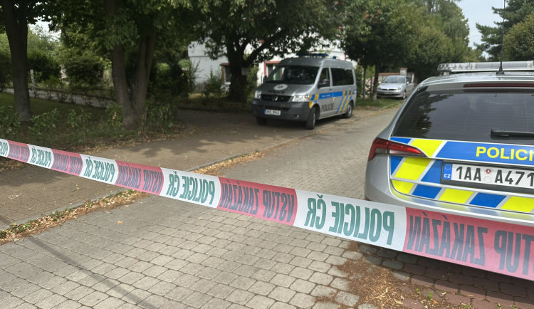 Policie řeší pokus o vraždu v Praze, jde o spor mezi příbuznými cizinkami. Obě jsou pobodané