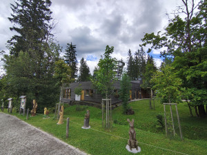 Stezka korunami stromů instalovala fotovoltaický systém. Ušetří 20% energie