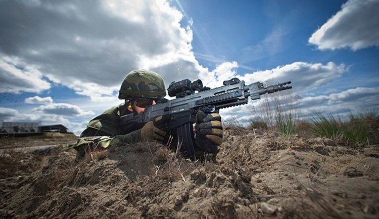 Česká zbrojovka dodá armádě ruční zbraně v hodnotě až 4,26 miliardy korun
