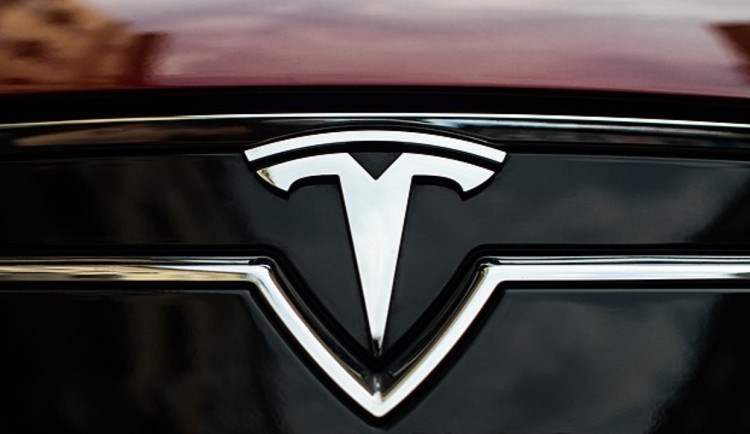 Tesla uzavřela s korejským Samsungem megakontrakt na čipy za 16,5 miliardy dolarů. Výroba proběhne v Texasu