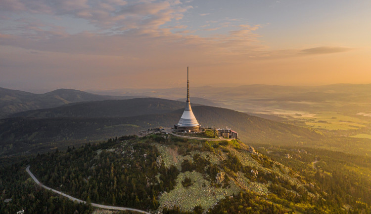 Kraj se dohodl na odkupu Ještědu, odhadnutá cena je 181 milionů. Rozhodnou zastupitelé