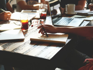 Český fintech roste: přes 6 000 zaměstnanců a miliardy pro ekonomiku
