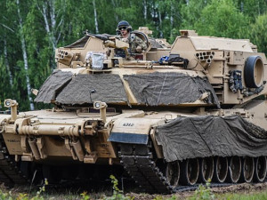 Polsko zvažuje nákup 25 ženijních vozidel M1150 ABV z USA