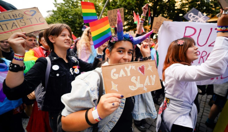 Přijeli jsme podpořit práva pro všechny. Pride průvod přilákal 45 tisíc lidí