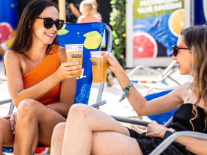 Vztah Čechů k alkoholu se mění. Prokládají ho nealkem a pijí méně než dříve