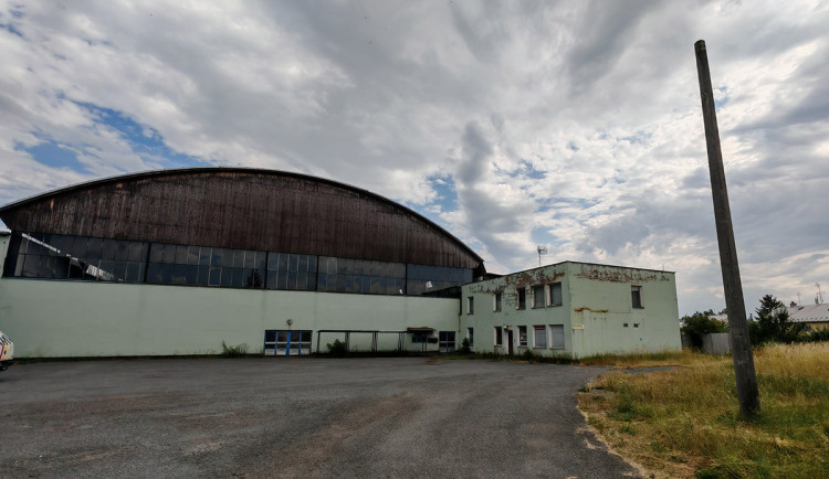 Rekonstrukce nebo novostavba. Šternberk řeší budoucnost starého zimního stadionu