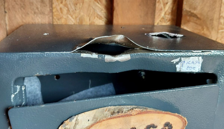 Samoobslužný bar v Deštném v Orlických horách vybílil zloděj