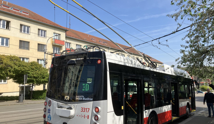 Parciální trolejbusy se v Brně osvědčily. V budoucnu by mohly jezdit i na letiště