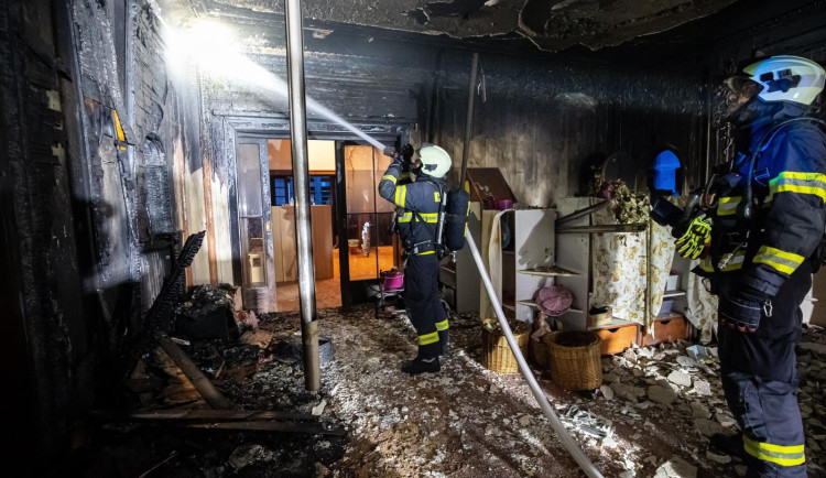 Čtyřicátník podpálil v Jaroměři školku a sebral i elektroniku, škoda přes tři miliony