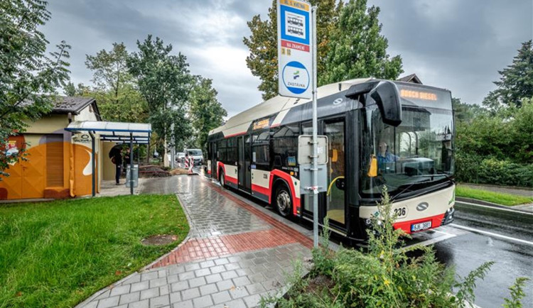 Tolstého bude zavřená déle, letní jízdní řád MHD platí až do poloviny září