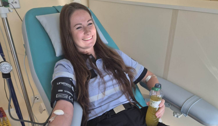 Mladí vzorem pro ostatní. Policejní nováčci darovali krev, někteří vůbec poprvé