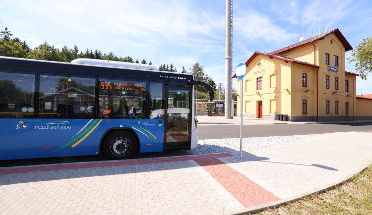 Ukázkový přestupní terminál za 25 milionů má malá obec na Klatovsku