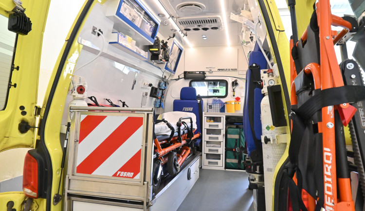 Na Žďársku zemřel cyklista. Osudným se mu stal náraz do svodidel