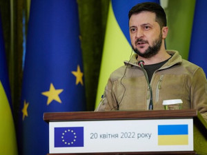Spojenci slíbili Ukrajině novou vlnu zbraní a financí