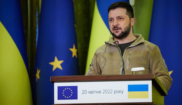 Spojenci slíbili Ukrajině novou vlnu zbraní a financí