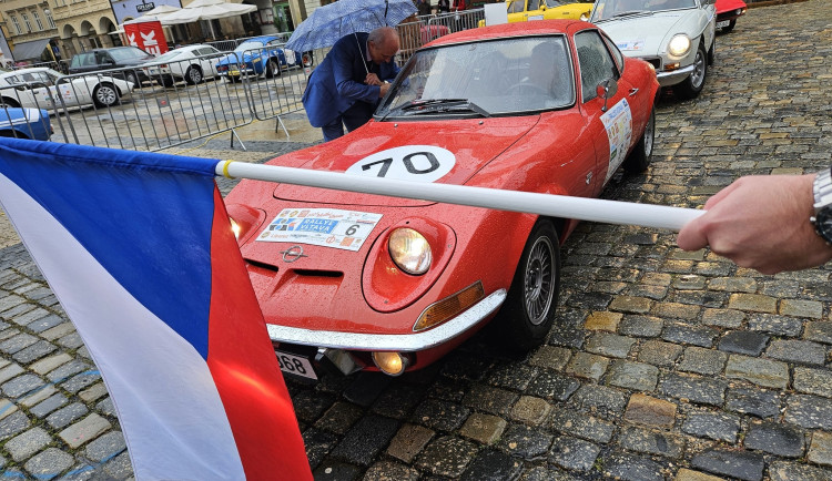 Stejně jako před 60 lety. V Liberci startovala Rallye Vltava, nechyběl ani tehdejší vítěz