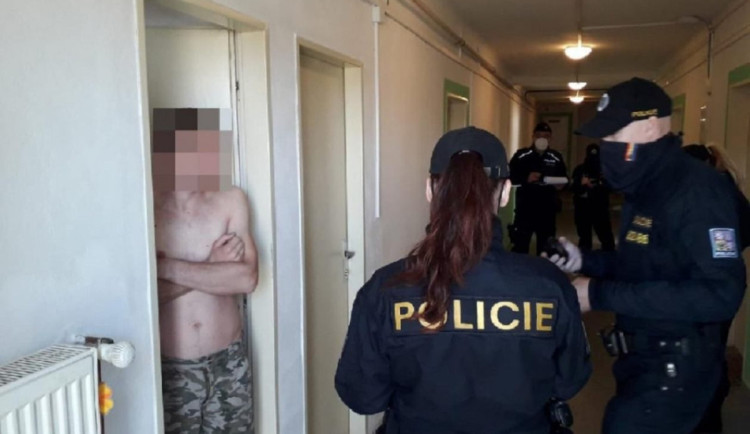 Trestná činnost na Tachovsku neroste, strážníci ale řeší více přestupků Ukrajinců