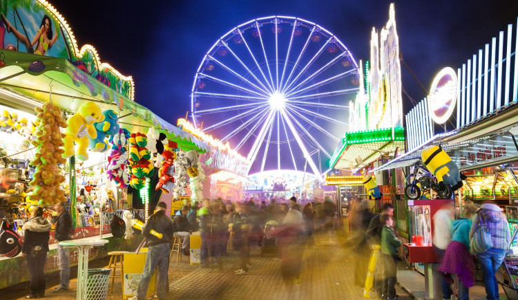 Opilý a zfetovaný muž tasil na pouti ve Velkých Hamrech nůž, hrozí mu kriminál