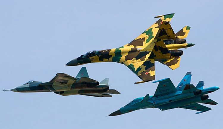 SU-35S v závodě o čas. Nové stroje přicházejí navzdory ztrátám