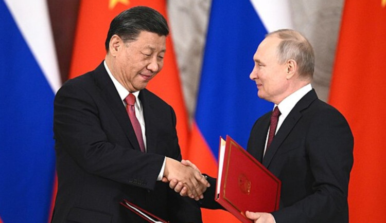 Tajné dohody: jak chtělo Rusko vycvičit čínské výsadkáře