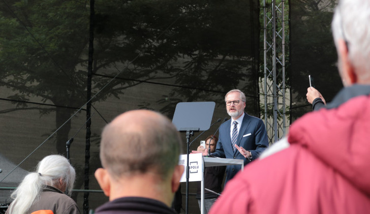 FOTO: Petr Fiala přijel tři dny před volbami do Brna na největší happening koalice