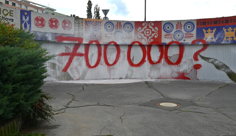 Hradecká radnice podá trestní oznámení na vandala, který zničil mural na Benešovce