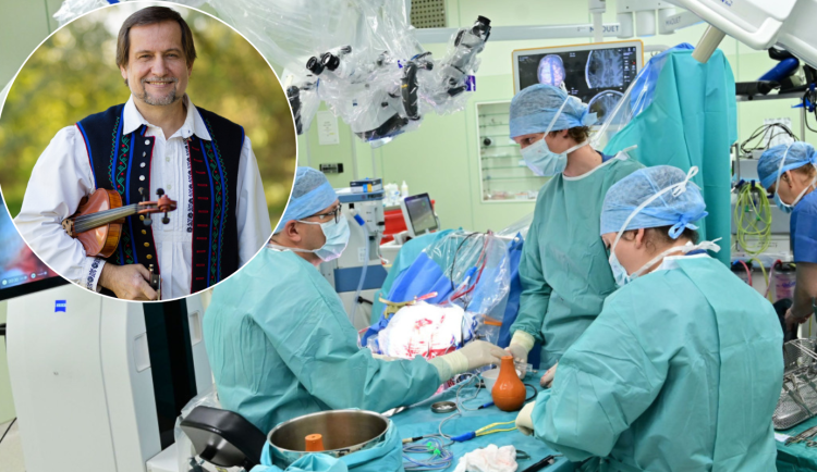 Dávali mu pár týdnů. Devět let po léčbě mozkového nádoru hraje houslista František Černý dál
