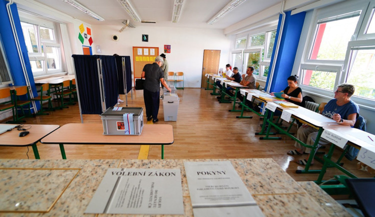 Na Bruntálsku probíhají dvě referenda, rozhoduje se o elektrárnách a restauraci