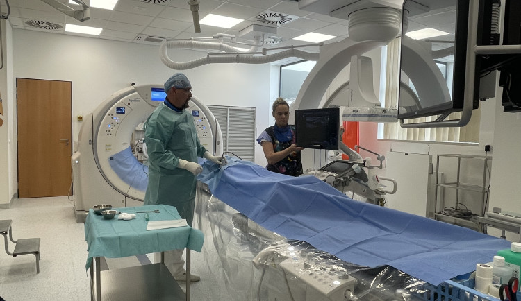 V brněnském onkologickém ústavu mají nový přístroj. Zvládne více vyšetření najednou