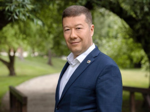 Nová Sněmovna se sejde 3. listopadu, předsedou může být Okamura