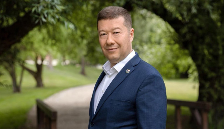 Nová Sněmovna se sejde 3. listopadu, předsedou může být Okamura