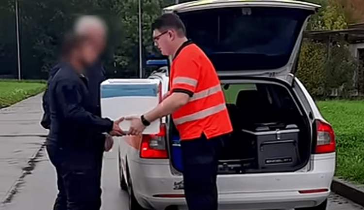 Policejní vrtulník spěchal s játry od dárce do Prahy, šlo o minuty