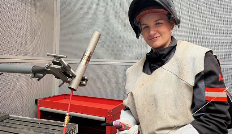 Leontına Urbanová je první svářečkou, která pracuje v Jaderné elektrárně Temelín