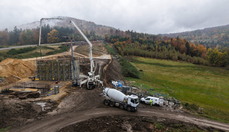 Stavba obchvatu zkomplikuje dopravu ze Svoru. Řidiče čeká objížďka