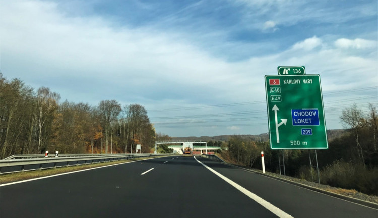 Začne dostavba dálnice D6? Hejtmanství přiznává znepokojení ze současné situace