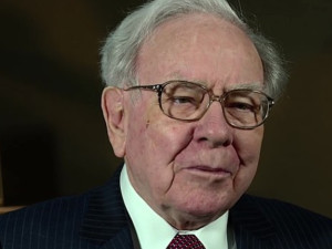 Buffettovo impérium přetéká penězi. Berkshire má 381 miliard dolarů v hotovosti