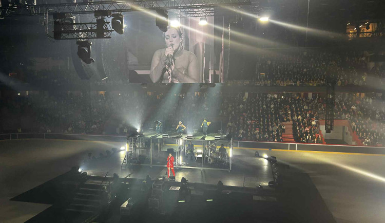 FOTO: Horácká aréna se slavnostně otevřela, Ewa Farna se neubránila slzám dojetí