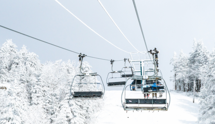 Skiareály v Krkonoších finišují s přípravou na sezonu. Pro lyžaře chystají novinky