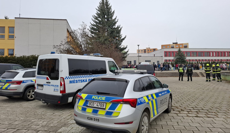 Policie musela dopoledne evakuovat základní školu v Taboře