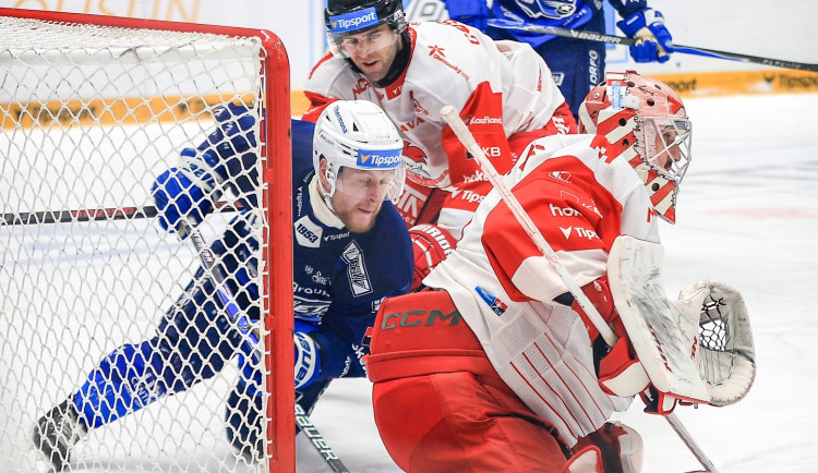 Hokejisté Olomouce vyhráli v Brně 2:1 a ukončili sérii čtyř proher